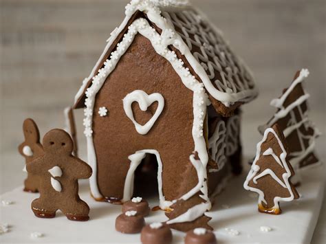 chanel gingerbread house|Gingerbread House Recipe .